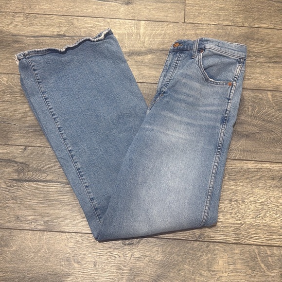 • Madewell • Women’s High-Rise Flare Jeans in Caine Wash Blue 29 - Picture 3 of 5
